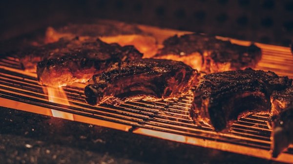Top 5 des recettes à maîtriser pour briller avec votre plancha à gaz 3 feux